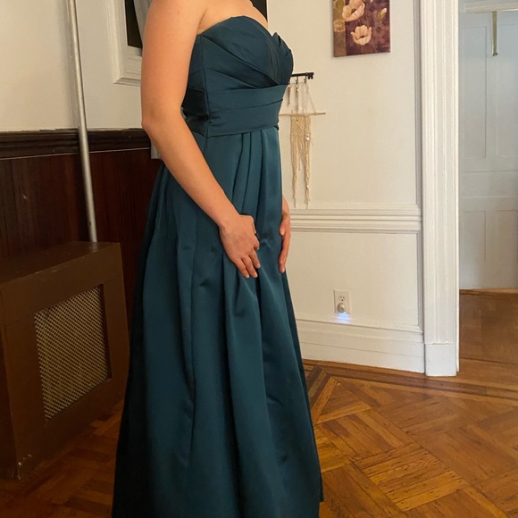 David’s Bridal Oasis - Picture 3 of 7